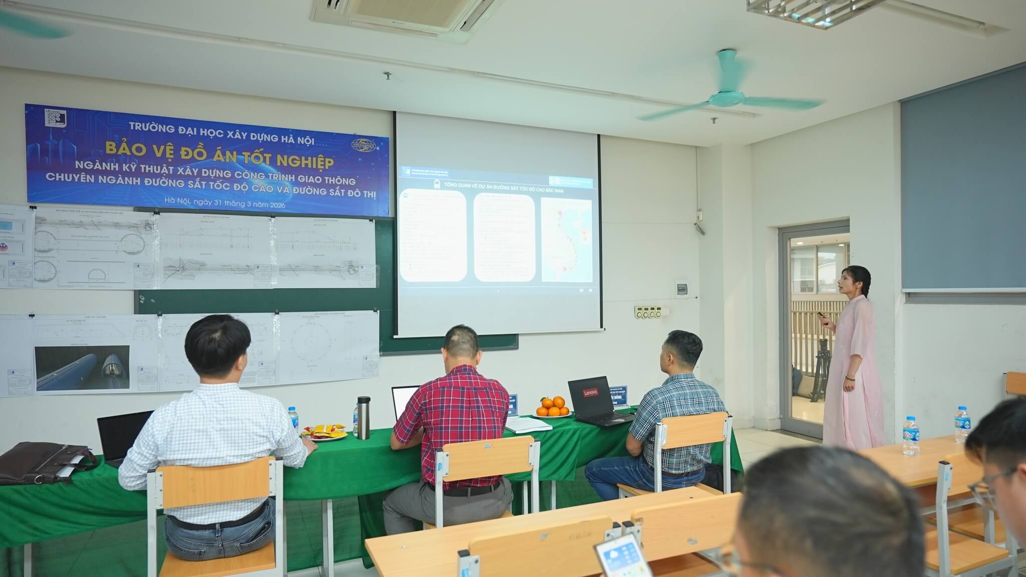 Hình ảnh buổi bảo vệ đồ án